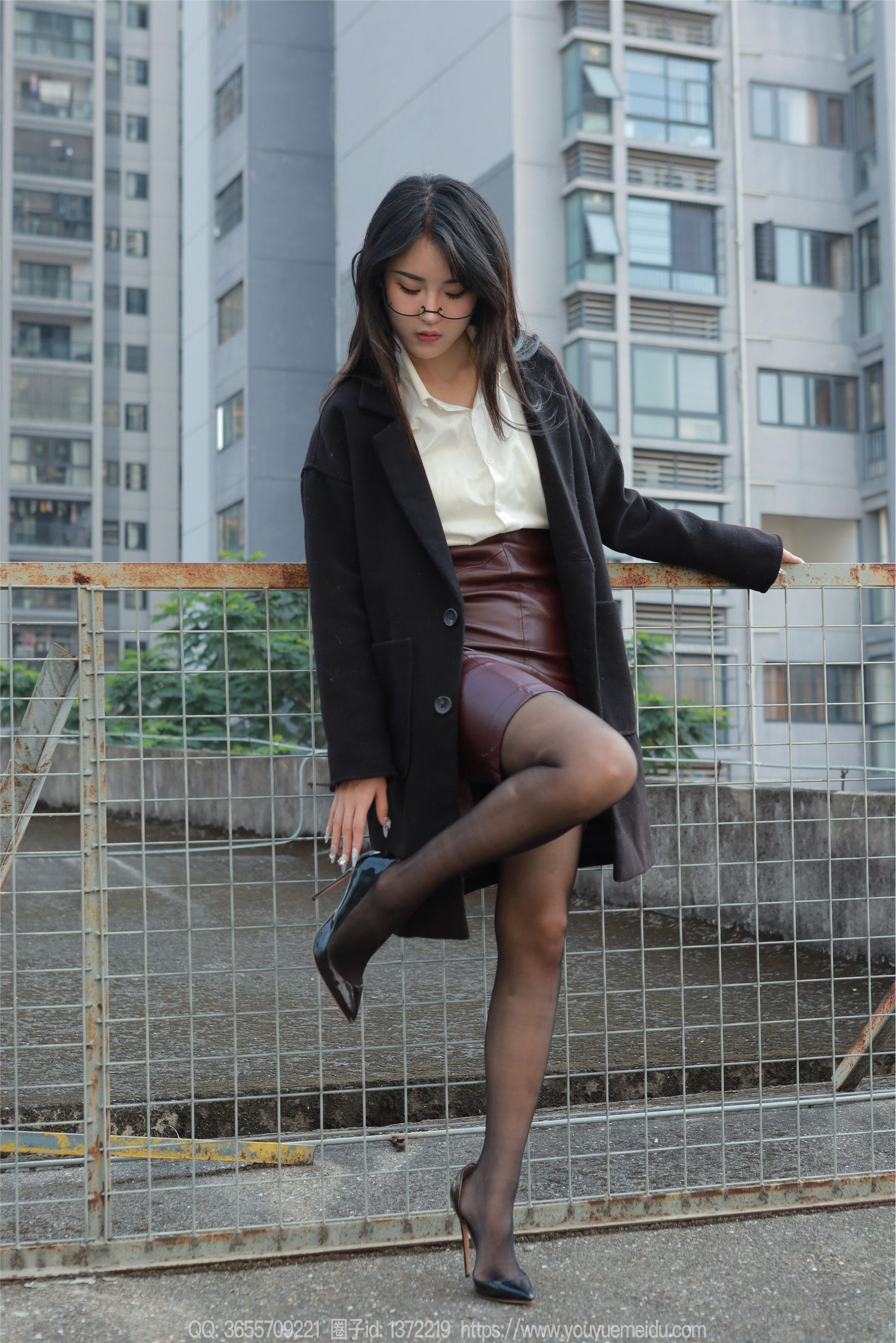 IESS异思趣向  2024.12.22 丝享家 1930 小宝《眼镜美女》